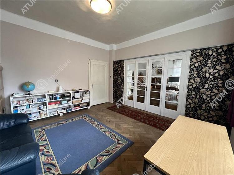 Casa individuala cu 4 camere si teren 900 mp zona Calea Poplacii