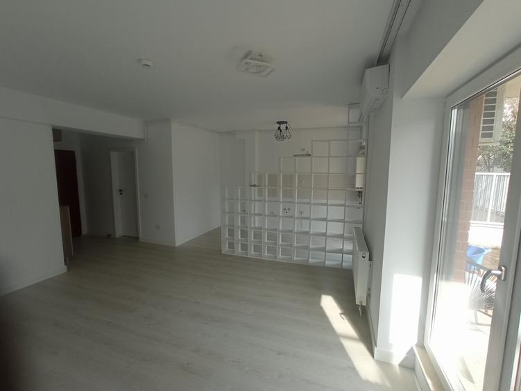 Studio parter cu terasa proprie
