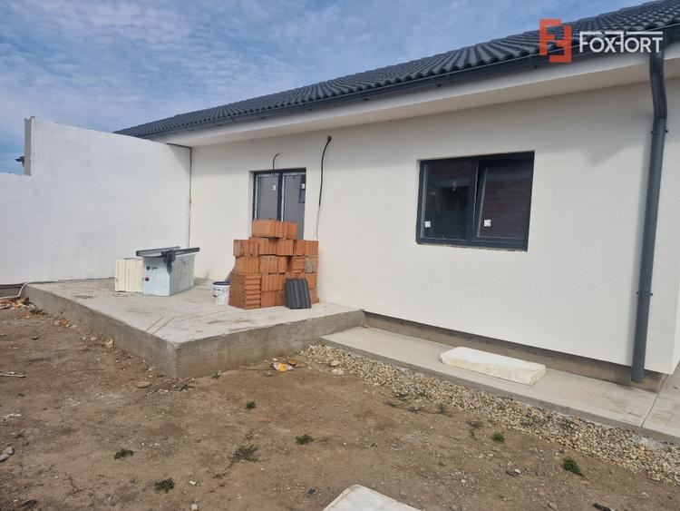 Duplex de vanzare cu 3 camere, zona Bucovat