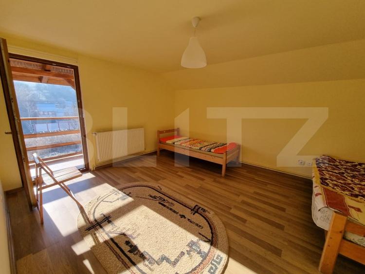 Casa individuala, 195 mp, 6300 mp teren, zona Jucu