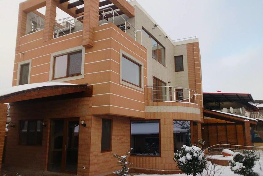 Vila 7 camere zona Capitol. Ideal locuit/Birouri
