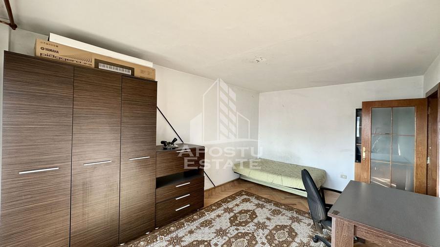 Apartament de vanzare cu 2 camere, decomandat, langa Iulius Town