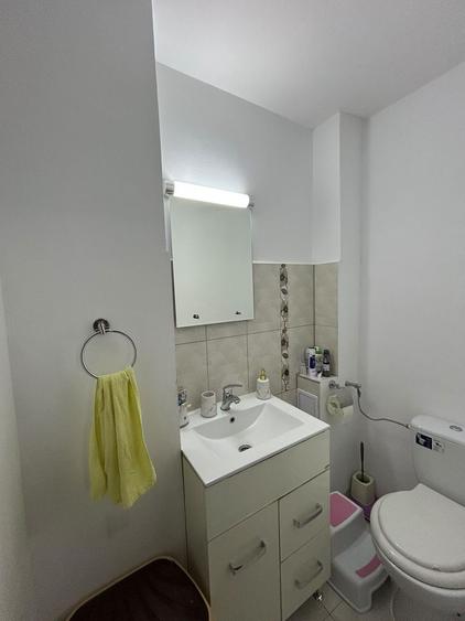 3 camere, decomandat, suprafata utila 68 mp, zona Lipovei
