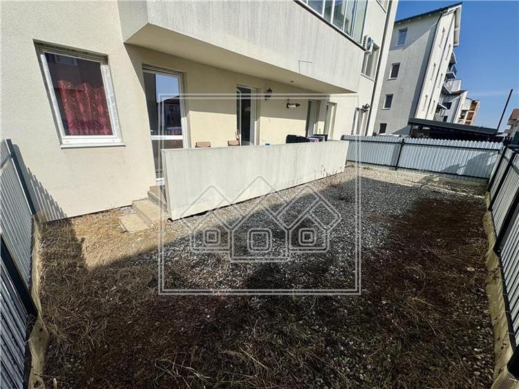 Apartament mobilat modern, 2 camere, gradina