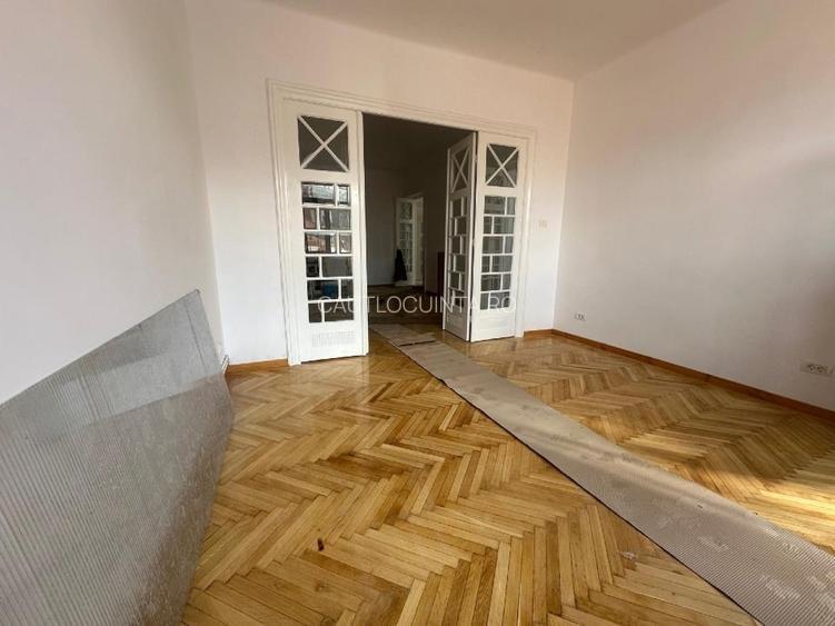 Apartament 5 camere| Unirii | Vila Interbelica| Metrou 13' | nemobilat