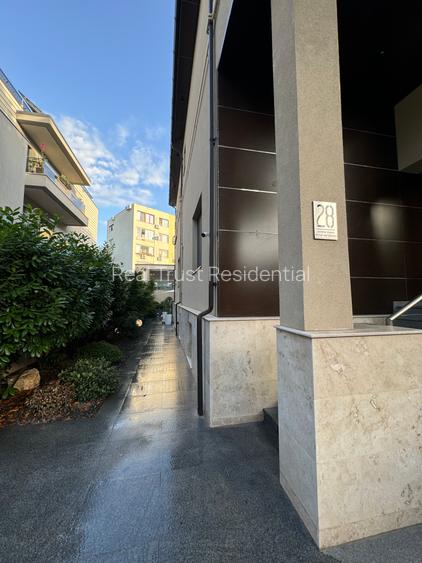 Apartament în vilă | 4 dormitoare | Curte cu grădină japoneză | Garaj, Mă