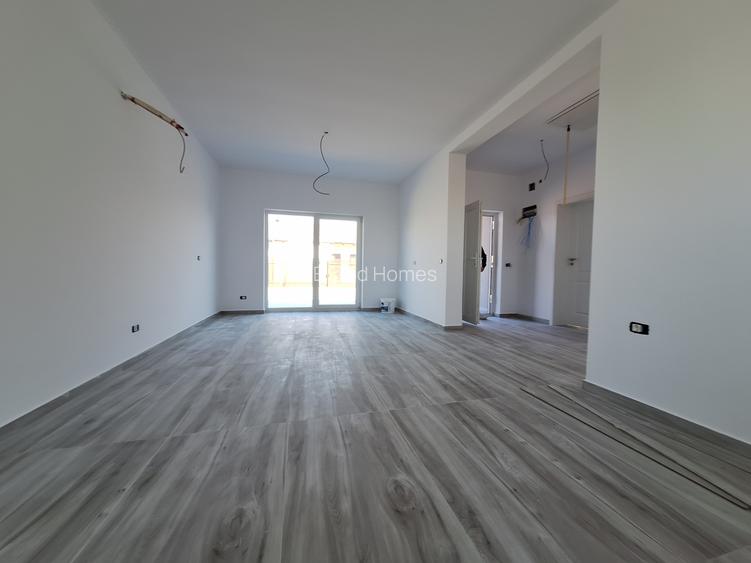 Casa individuala - 70 mp - 3 camere - asfalt - toate utilitatile - Sanandrei - 14