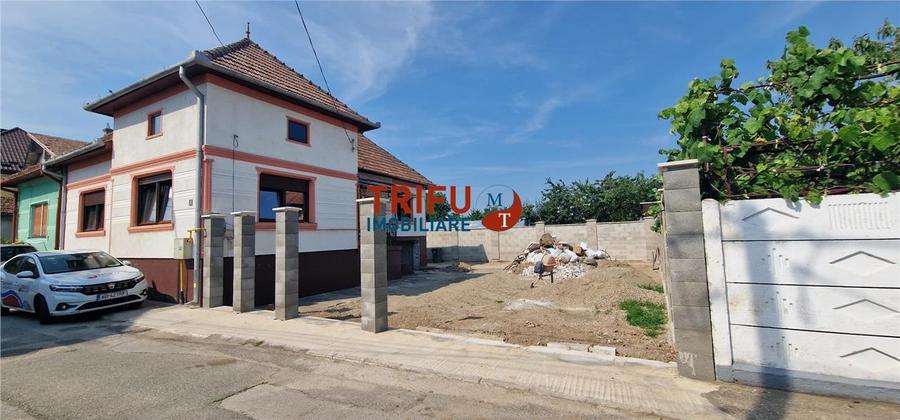 Casa 4 camere de vanzare zona Centru