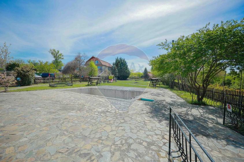 De vânzare pensiune cu restaurant, teren 4.750 mp – Băile 1 Mai