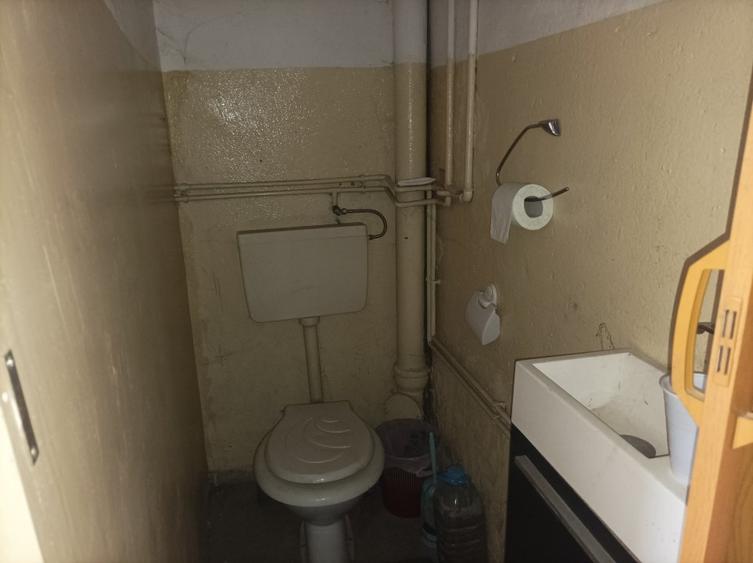 Casa 4 camere libera la vanzare zona Central
