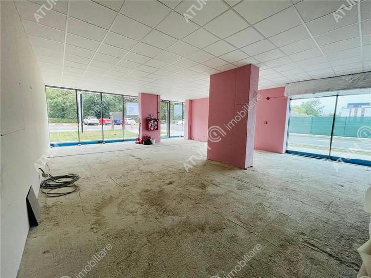 Spatiu comercial 82 mp deschidere stradala vitrina zona Blv Victoriei