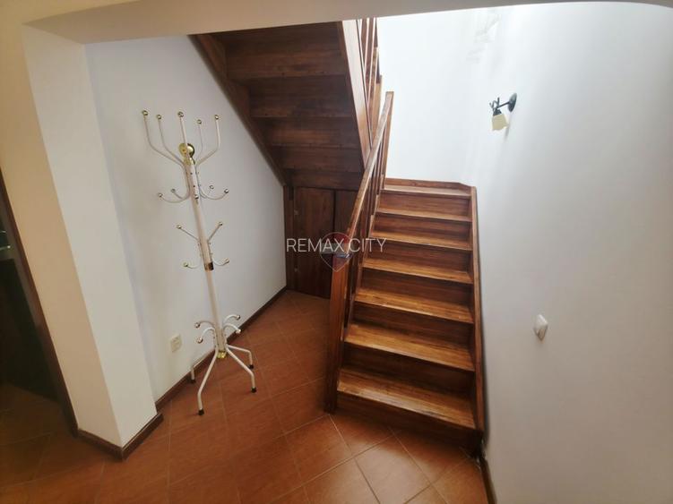 Casă / Vilă cu 5 camere de vânzare