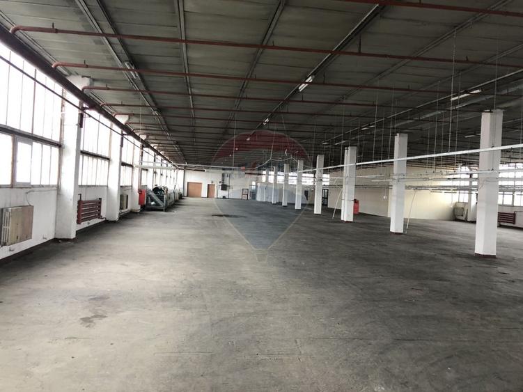 Spațiu industrial de inchiriat, 1218 mp, zona aeroportului, la etaj