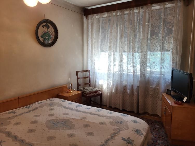 Apartament 2 camere, etaj 1, zonă gara Focsani.