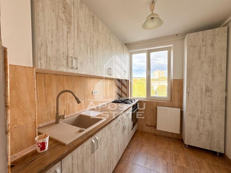 Apartament 2 camere, renovat, centrala proprie, Generala 2, Hunedoara