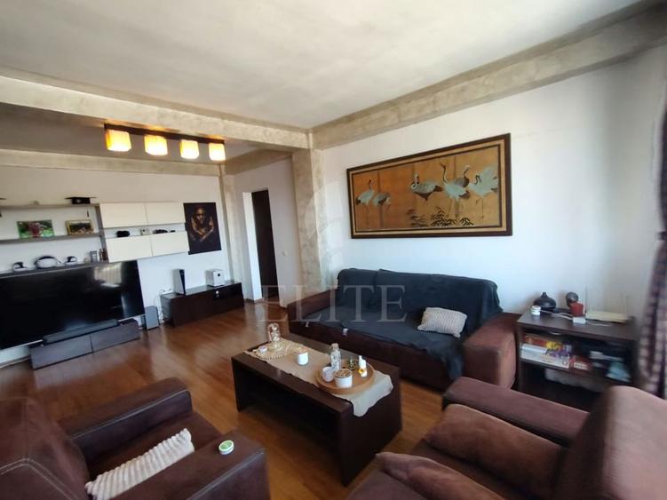 Apartament 2 camere în zona STRAZII BUCURESTI