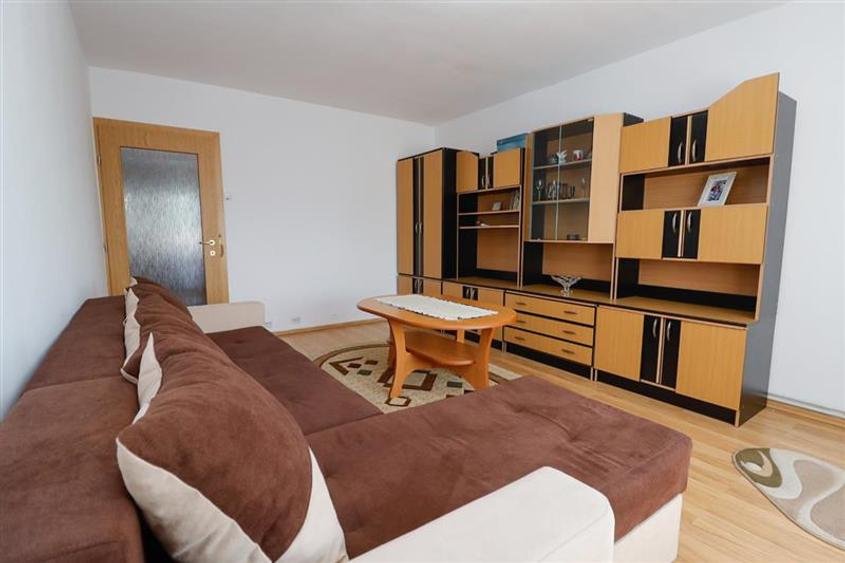 Apartament decomandat, vedere frumoasa, etaj2, Zarnesti, Brasov