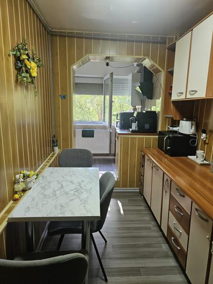 Apartament 3 camere, decomandat, de vânzare – Militari, zona Gorjului