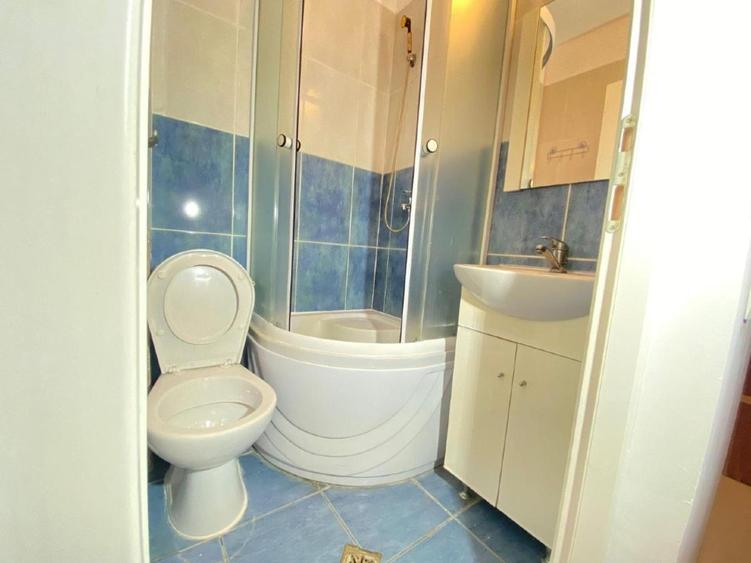 Apartament de vanzare cu vedere la piscina