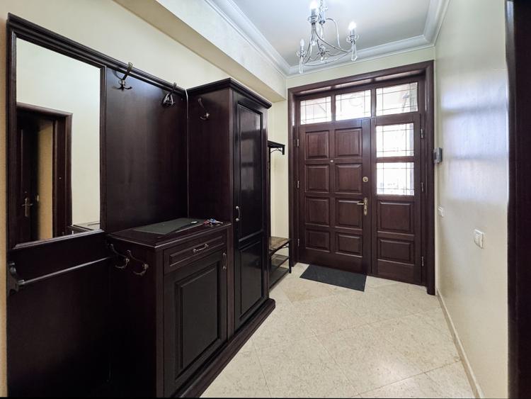 Vilă de închiriat spatioasă | 6 camere | Garaj spatios | Pozitie Centrala