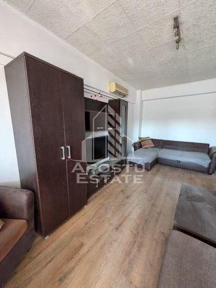 Apartament cu 2 camere de închiriat- centrala proprie, Piața Mărăști
