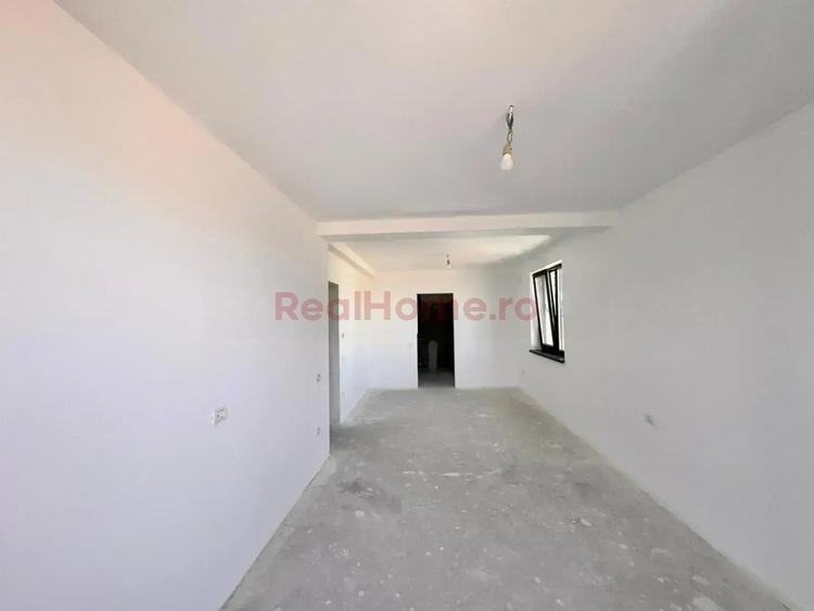 Casa / Vila | 5 camere | Curte 220 mp | metrou 15 min |
