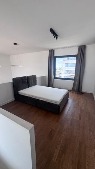 PENTHOUSE EXCLUSIVIST - MOBILAT  - GATA DE MUTARE