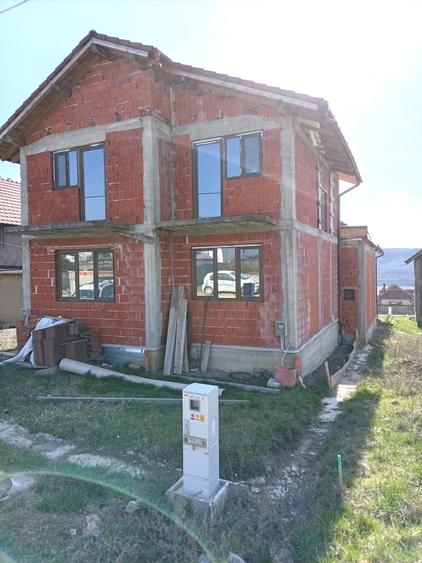Casa de vanzare in Betfia, cu 6 camere, la rosu, Bihor