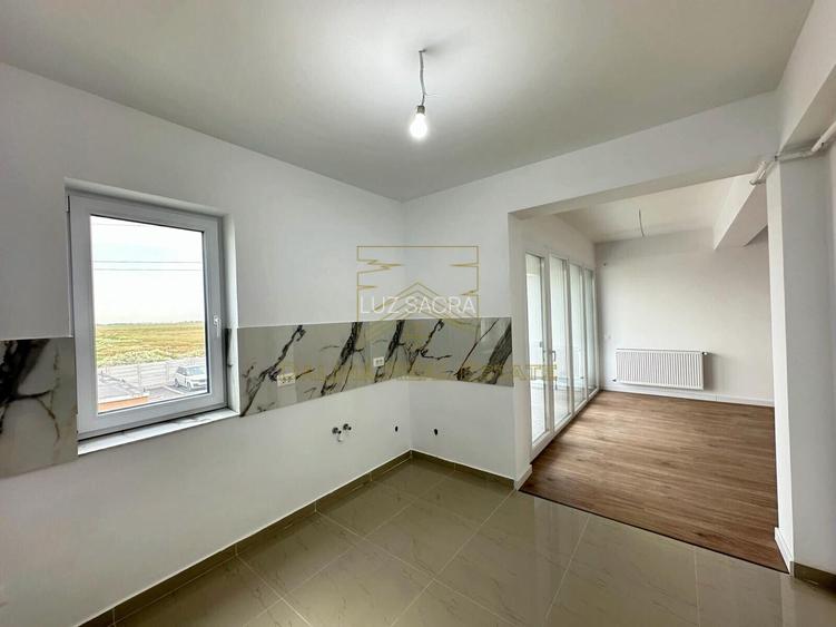 De Vanzare - 2 Camere + Terasa 12 mp - 3