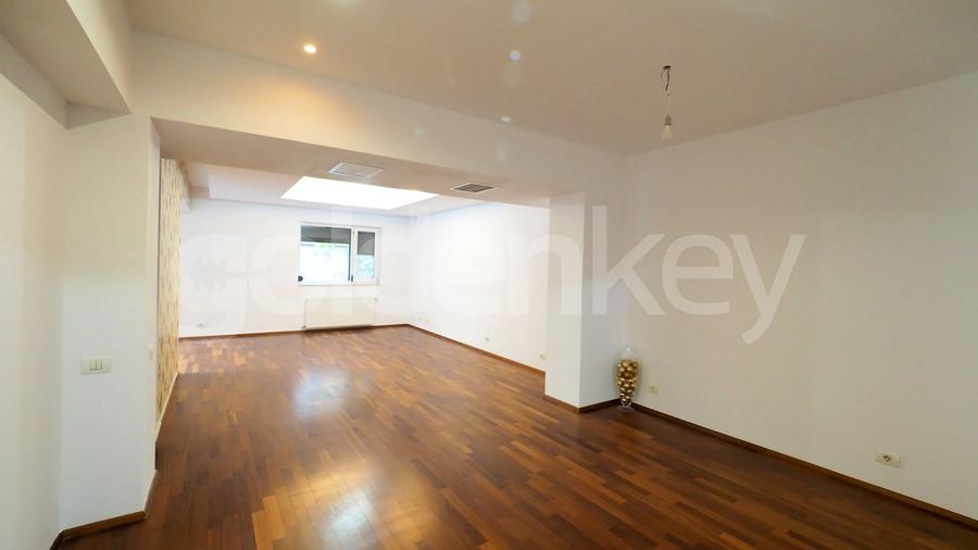 Apartament generos cu 3/4 camere | 191mpc | 90mp gradina