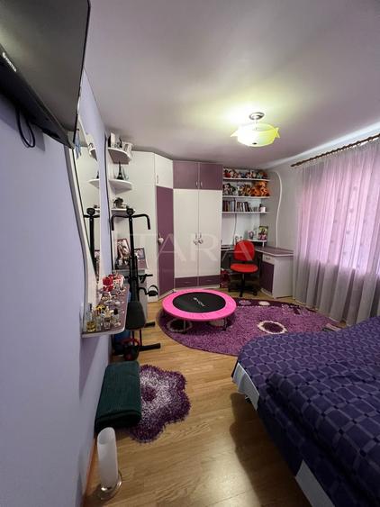 Apartament 3 camere in zona Primariei