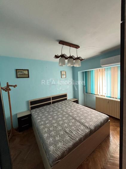 3 camere Decebal decomandat, an 1988, 78 mp - 5
