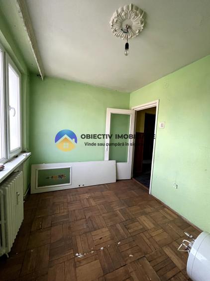 Apartament 3 camere/ETAJ 2-CENTRU .