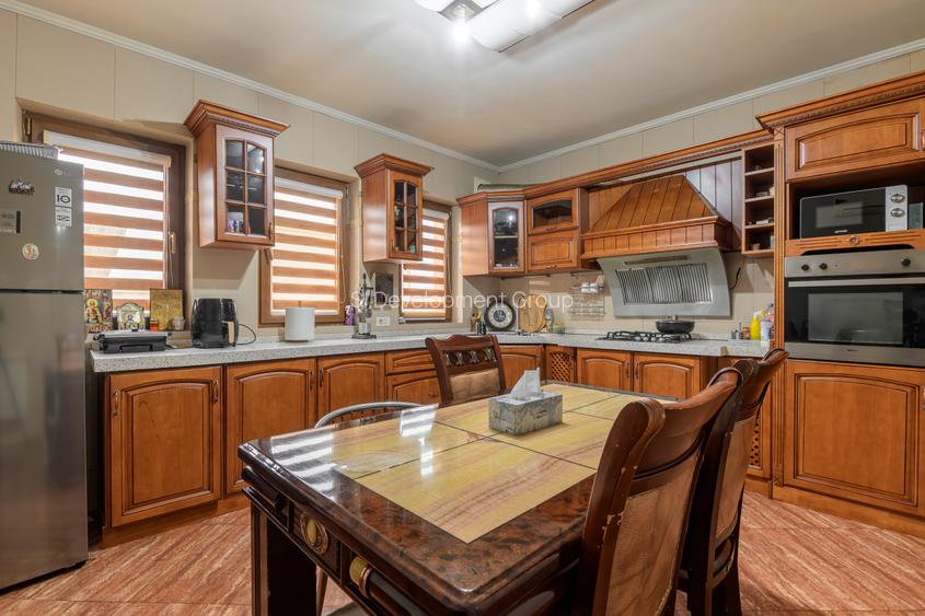 Vilă spațioasă S+P+1+M | 306 mp utili | Sector 3 – Trapezului | 9 camere | 4 Bai - 2