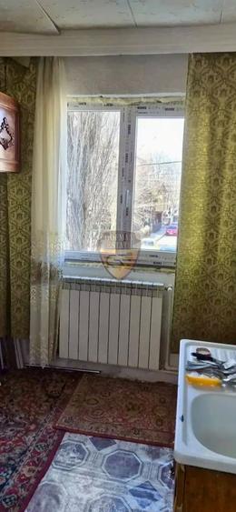 3 camere Navodari Central 45mp , etaj 1 renovat partial, balcon, centrala gaz