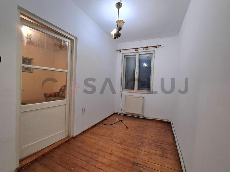 Casă calcan, Curte, grădină, Iris!!