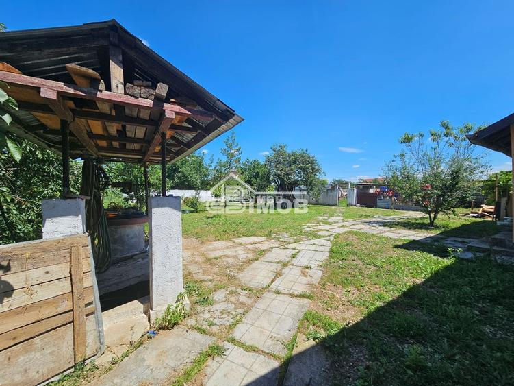 Spațiu, liniște și posibilități multiple într-o singură proprietate!