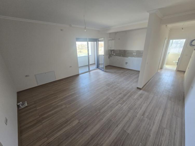 BRAYTIM. Langa Uzina de Apa. 2 Bai. Suprafata generoasa.