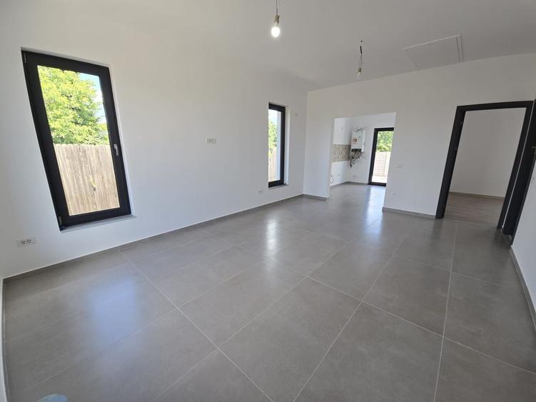 Casa 3 Camere | 400 m de blv.