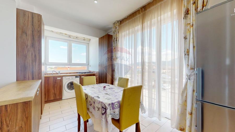 Apartament cu 2 camere de închiriat în zona Central