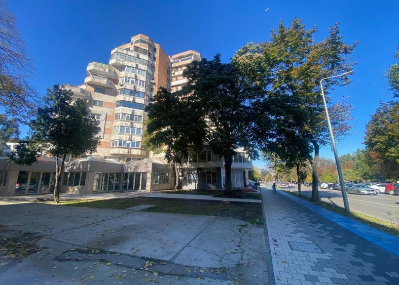 Spatiu comercial de inchiriat pe Bulevardul Tomis 153, Constanta