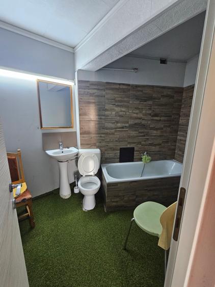 Apartament 5 camere, pe 2 nivele Andrei Saguna, Centrala proprie!!