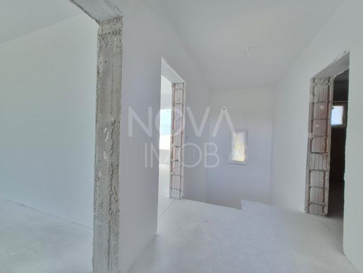 Casa tip duplex, la alb - Sura Mica - COMISION 0