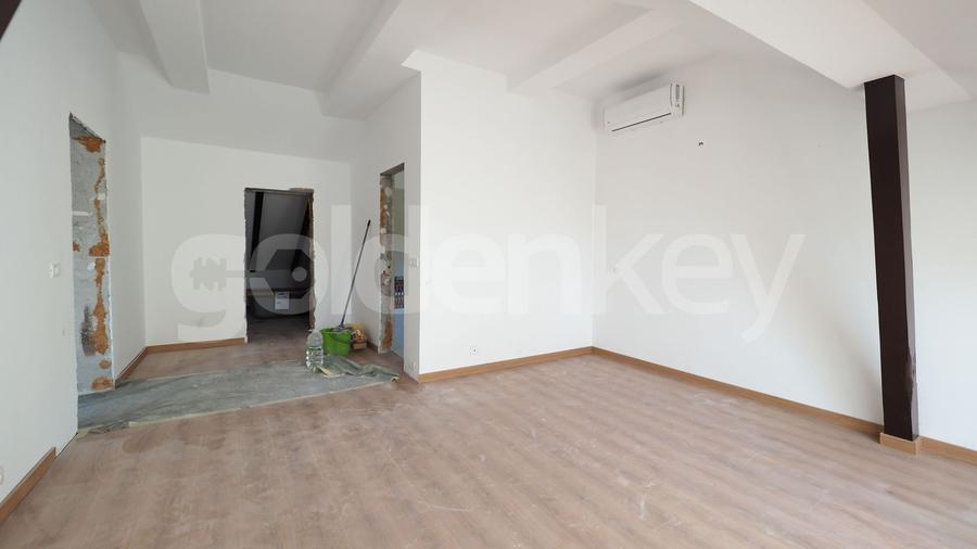 Vilă cu 6 dormitoare | cartier rezidential langa padure