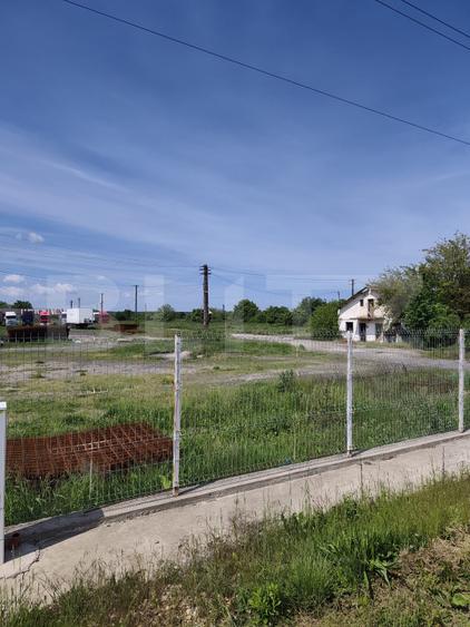Teren la DN – 40.000 mp, intravilan, toate utilitățile, zona Dragomiresti