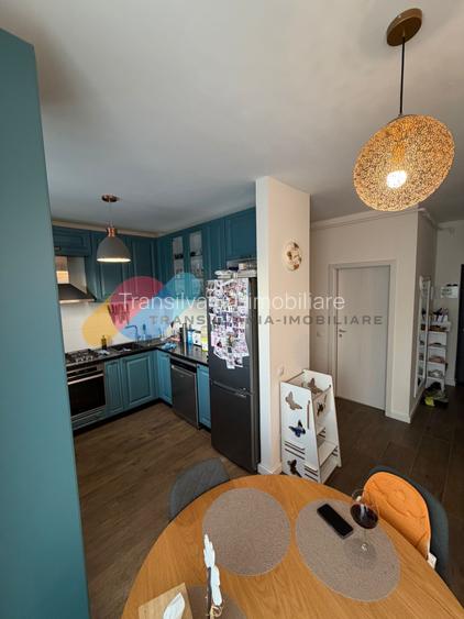 Apartament 3 camere, 72 mp + 2 terase, parcare și boxă, Chinteni