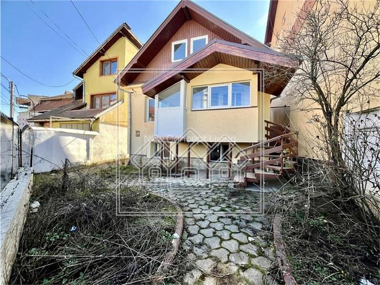 Casa de inchiriat - spatiu birouri/comercial - 6 camere - 200 mpu - 8