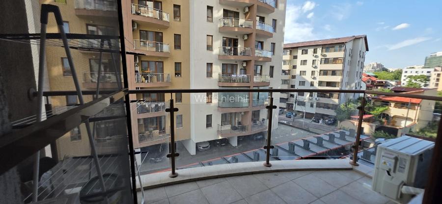 apartament de 3 camere , sector 3  - 8