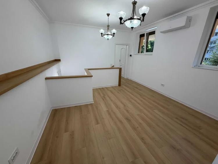 Vila  ultracentrala,  5 camere, prima inchiriere dupa renovare