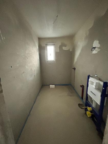 Apartament 3 camere, 62 mp, terasa 75 mp, semifinisat, zona Teilor